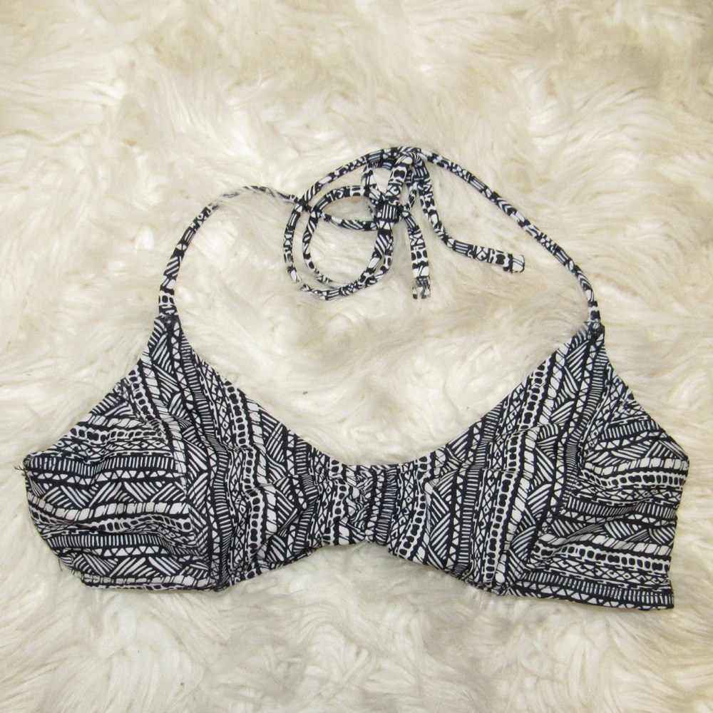 Black and white printed bikini top